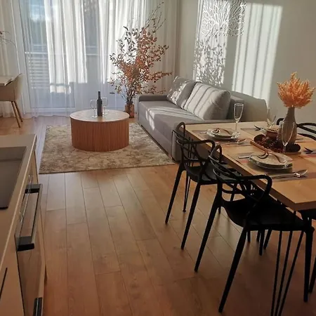 M&m2 Near Center With Free Parking - Ac Apartment *