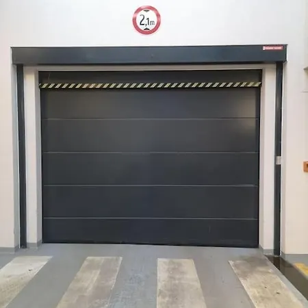 Apartment M&m2 Near Center With Free Parking - Ac