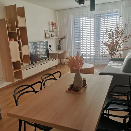 M&m2 Near Center With Free Parking - Ac