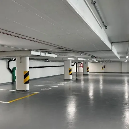 Apartment M&m2 Near Center With Free Parking - Ac *