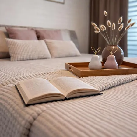 M&m2 Near Center With Free Parking - Ac Apartmán *