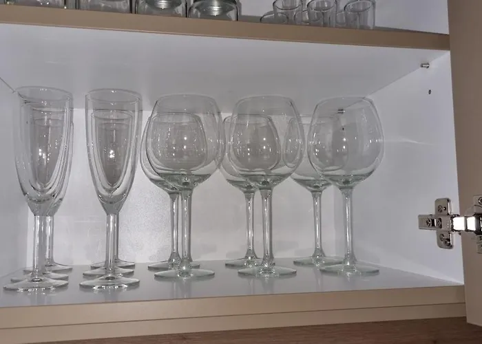 M&m2 Near Center With Free Parking - Ac Apartman